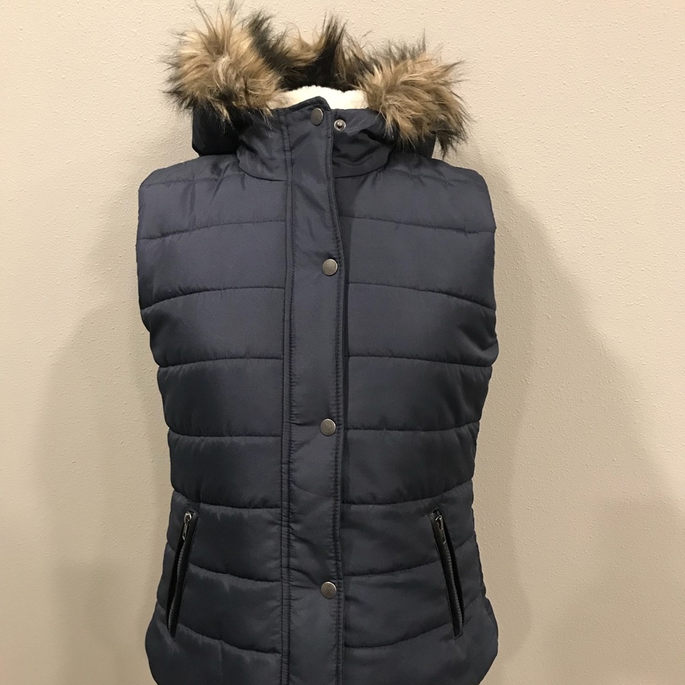 Vest with fur